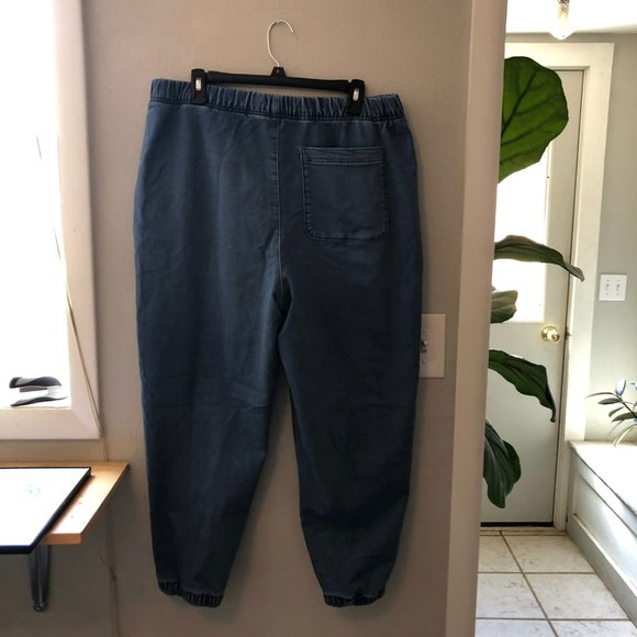 Madewell Sweatpant Jeans in Nealy Wash - Picture 3 of 3